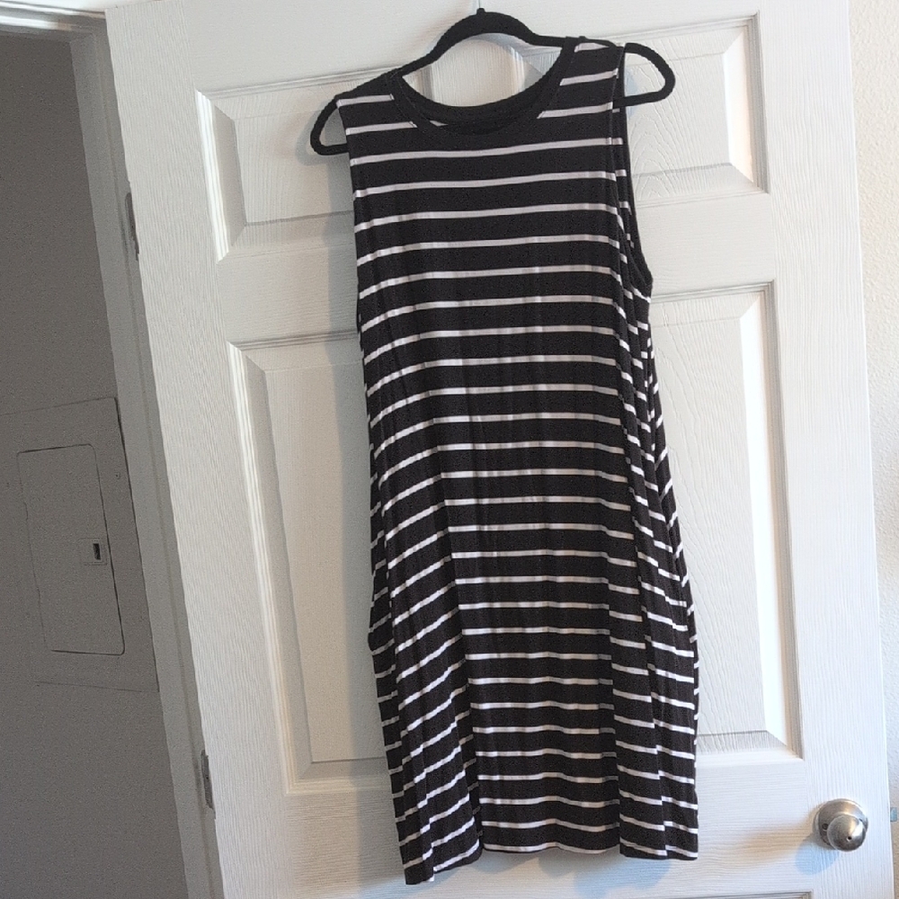 Time and Tru Monochrome Striped Top